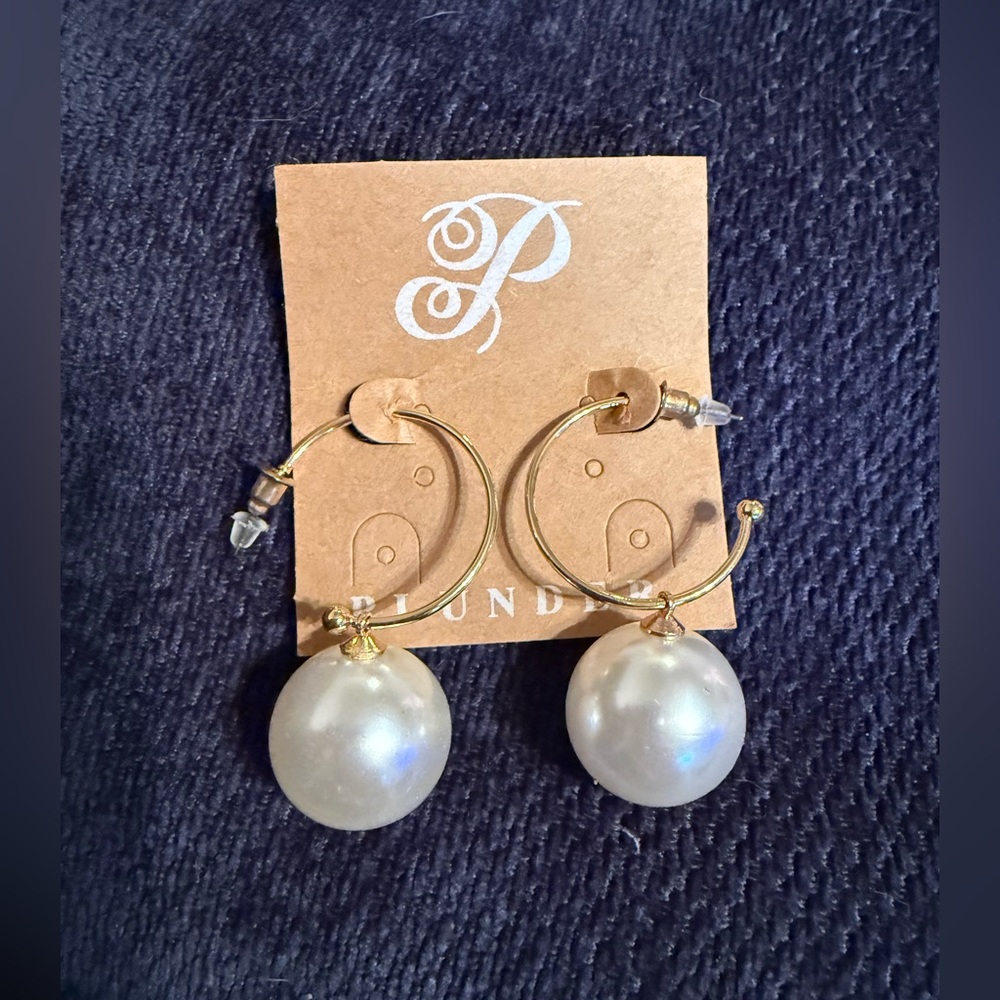 Plunder earrings - gold hoops with pearls ✨